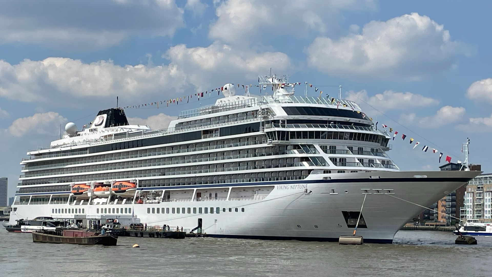 File:Viking Neptune at Greenwich.jpg