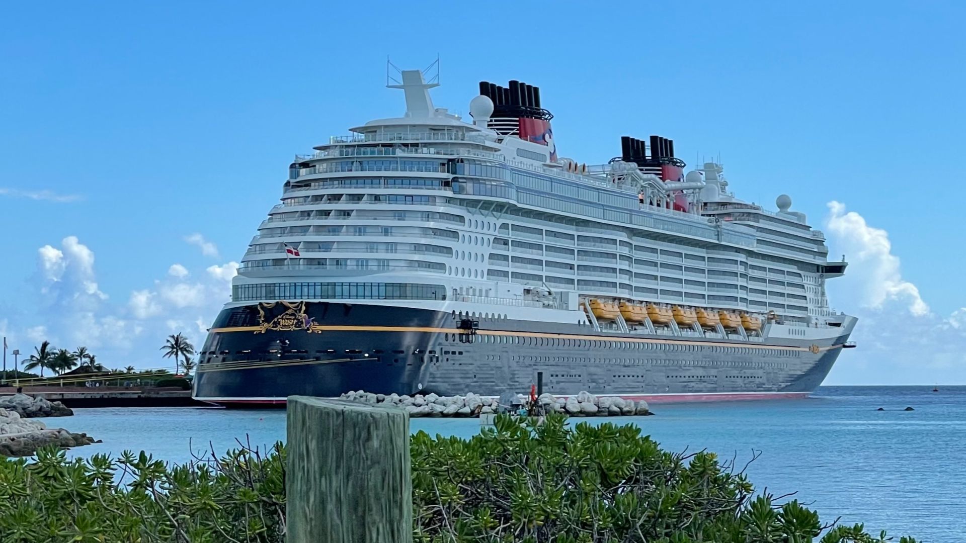 File:Disney Wish at Castaway Cay medium.jpg