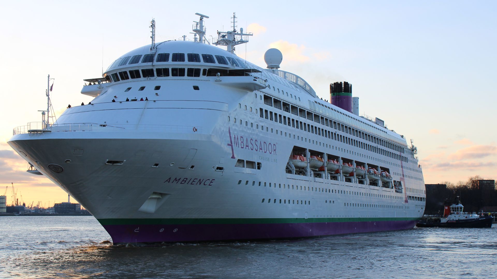 File:Rotterdam - 3072 - 2024.01.07 - Ambassador Cruise Line - « Ambience » (vue avant gauche) © Anthony Levrot.jpg