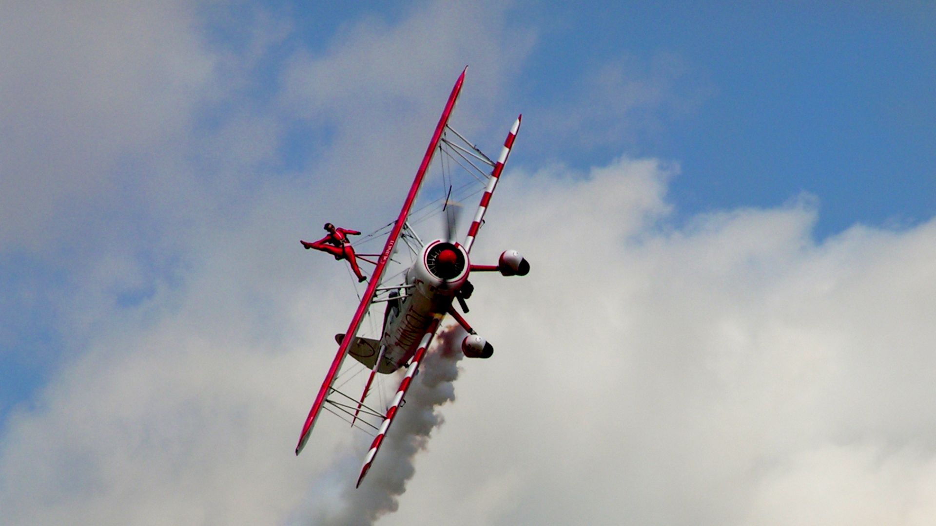 File:Wing Walker (1425070818).jpg