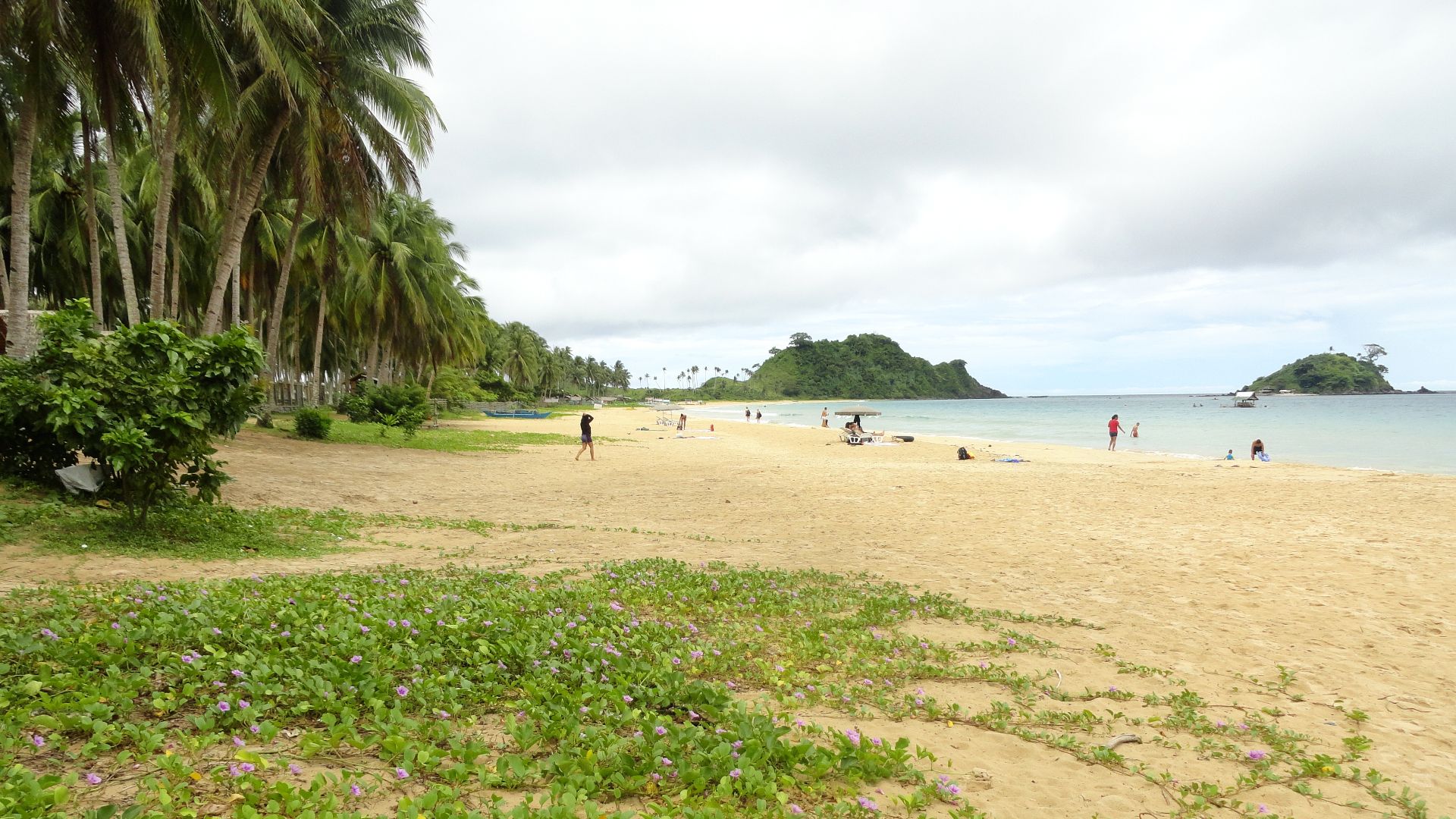 File:Nacpan Beach, El Nido, Philippines (36958342541).jpg