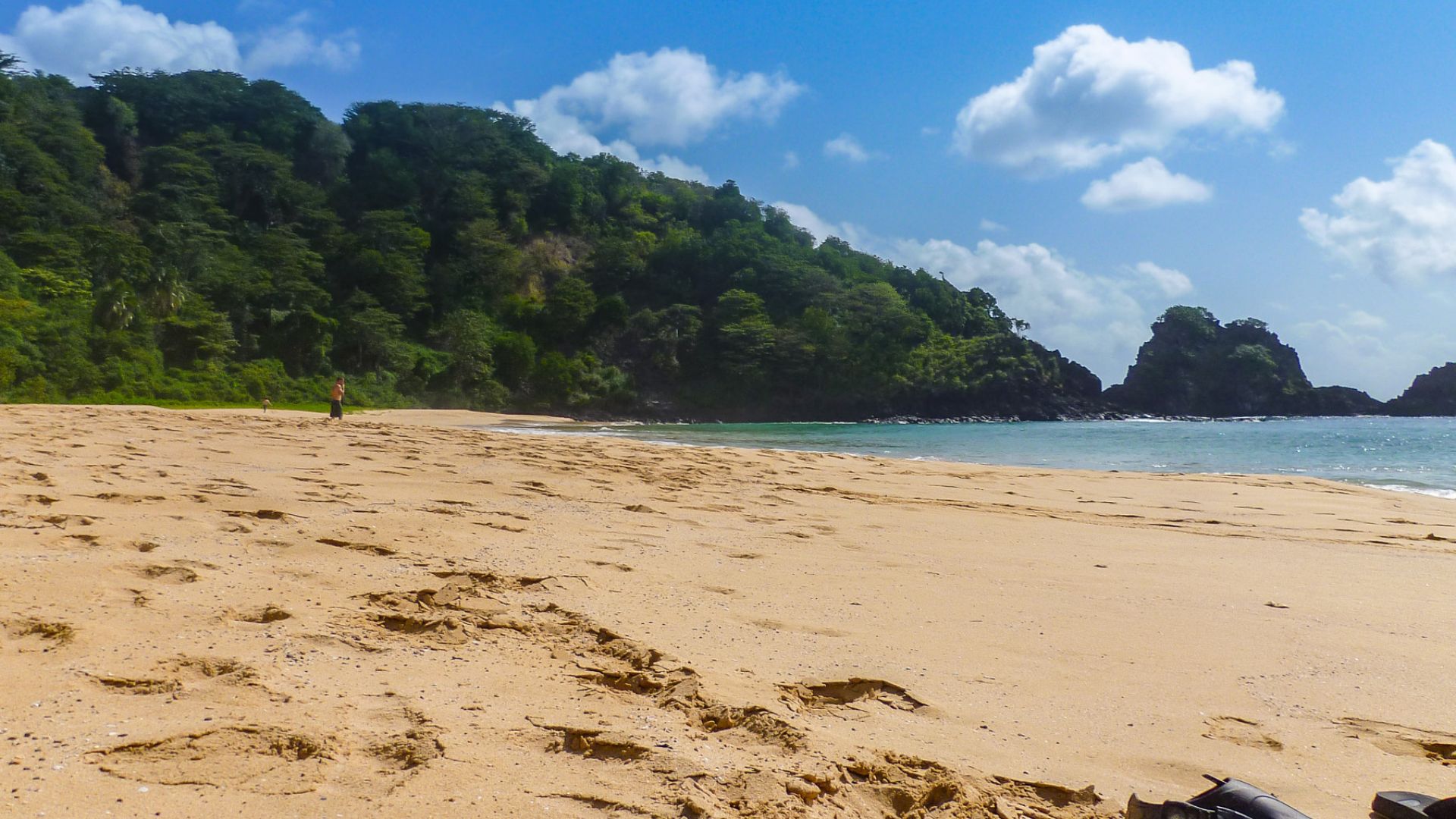 File:Fernando De Noronha Strand Baia Do Sancho (125363093).jpeg
