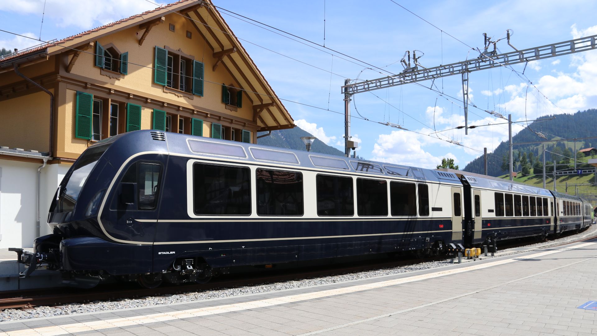 File:Zweisimmen 20220802E153 384-284-194-184-291-465006.jpg