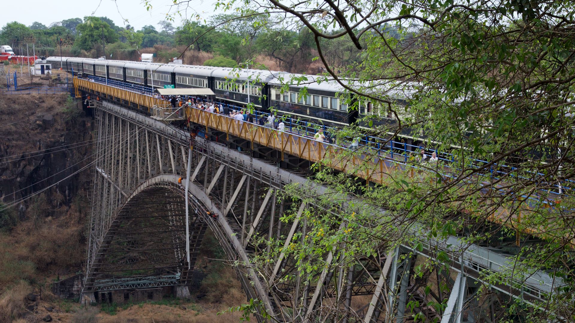 File:Victoria Falls Bridge (8522134085).jpg