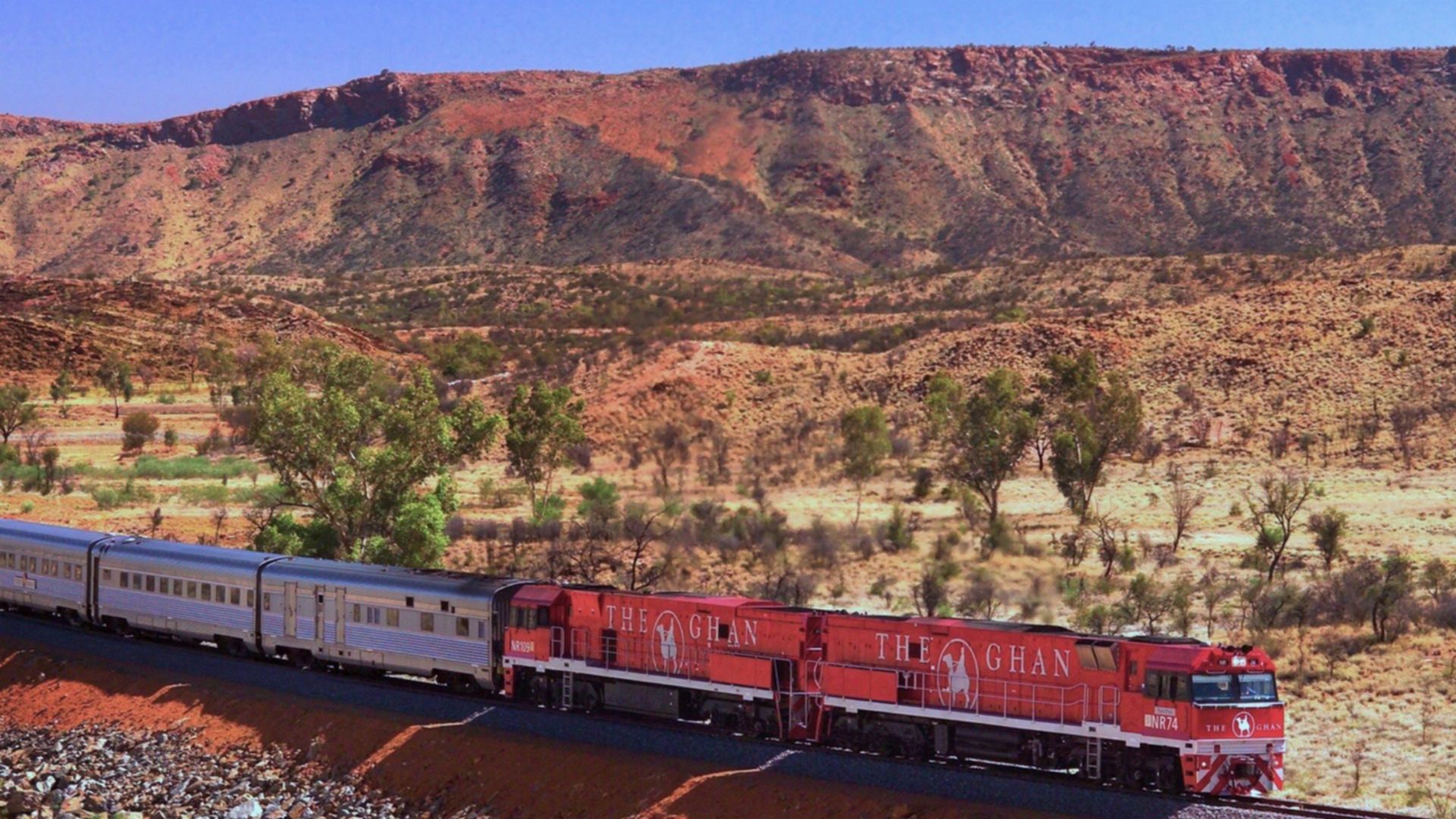 File:The Ghan train in Central Australia in 2012.jpg