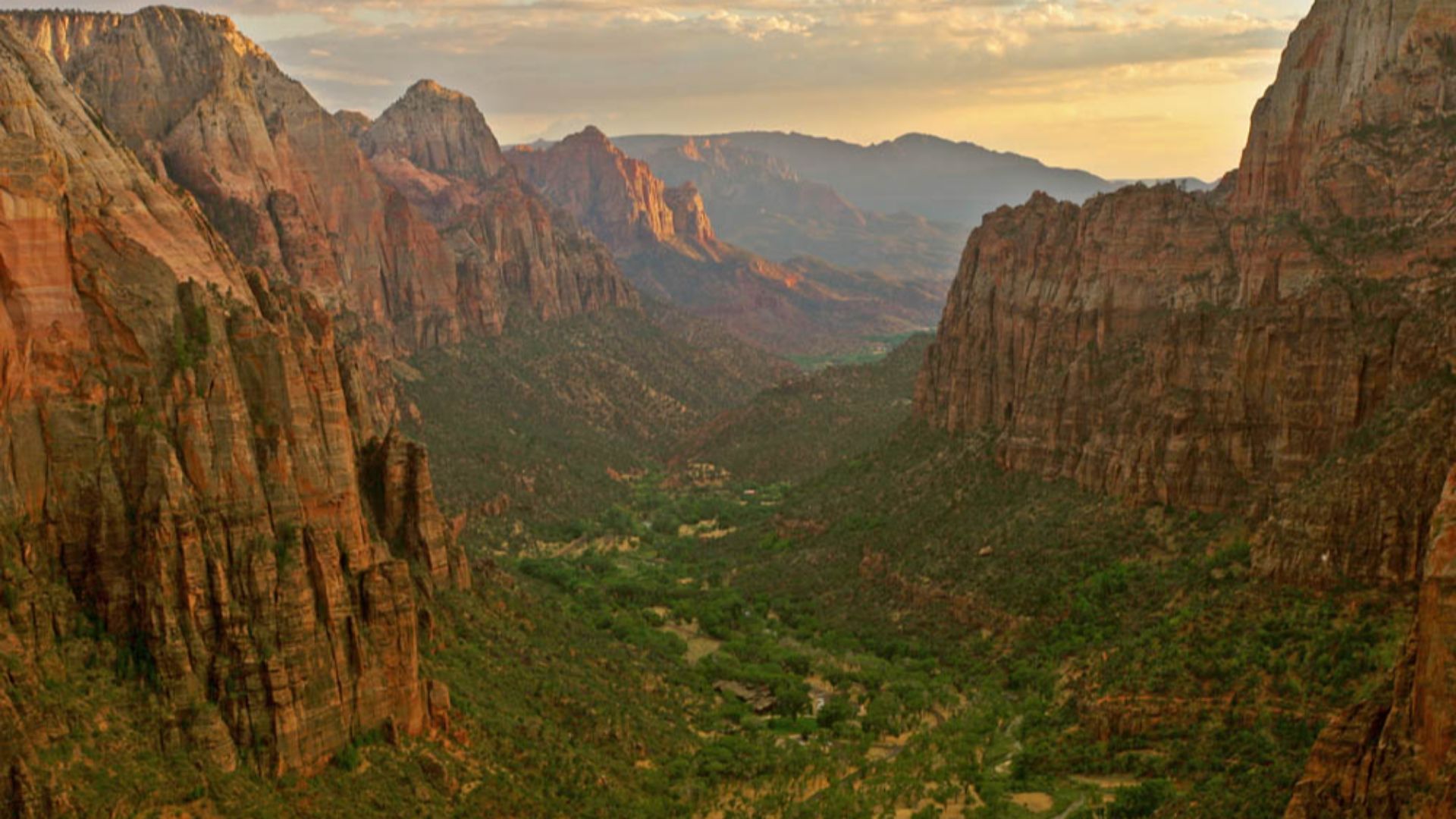 File:Zion angels landing view.jpg