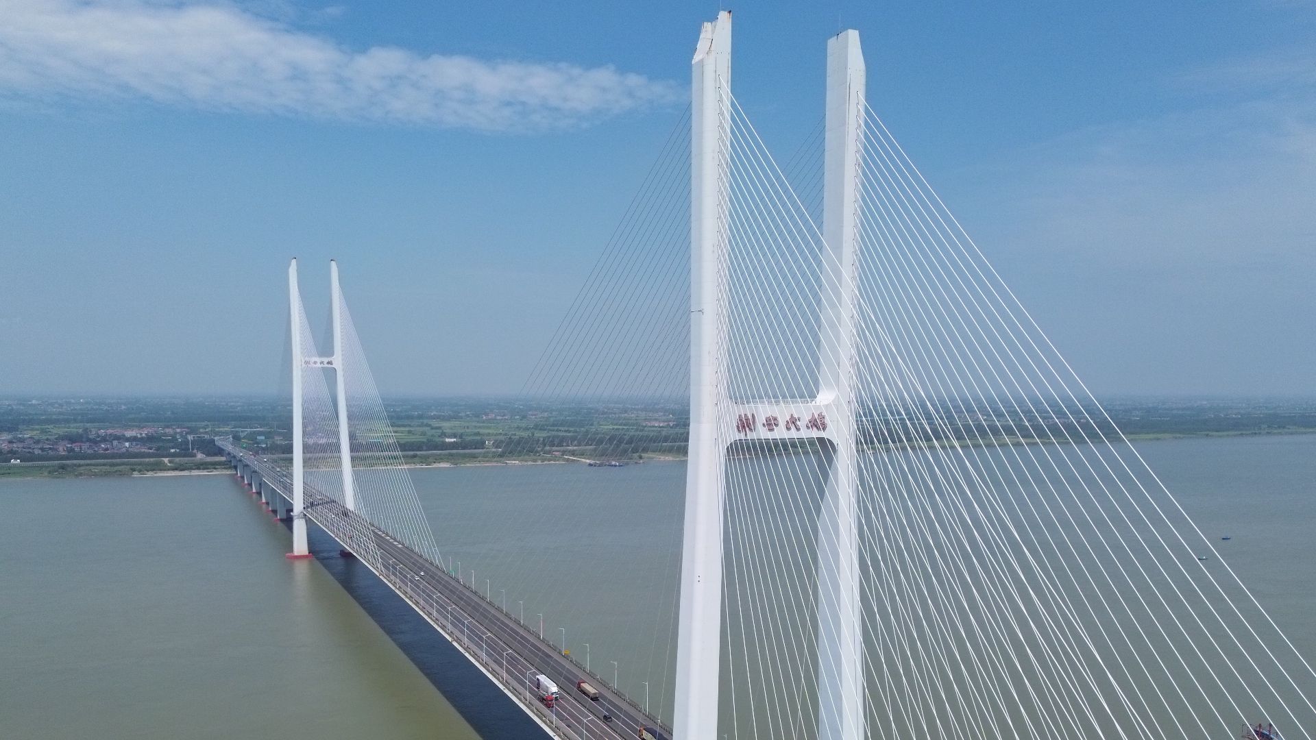 File:Jingyue Yangtze River Bridge1.JPG