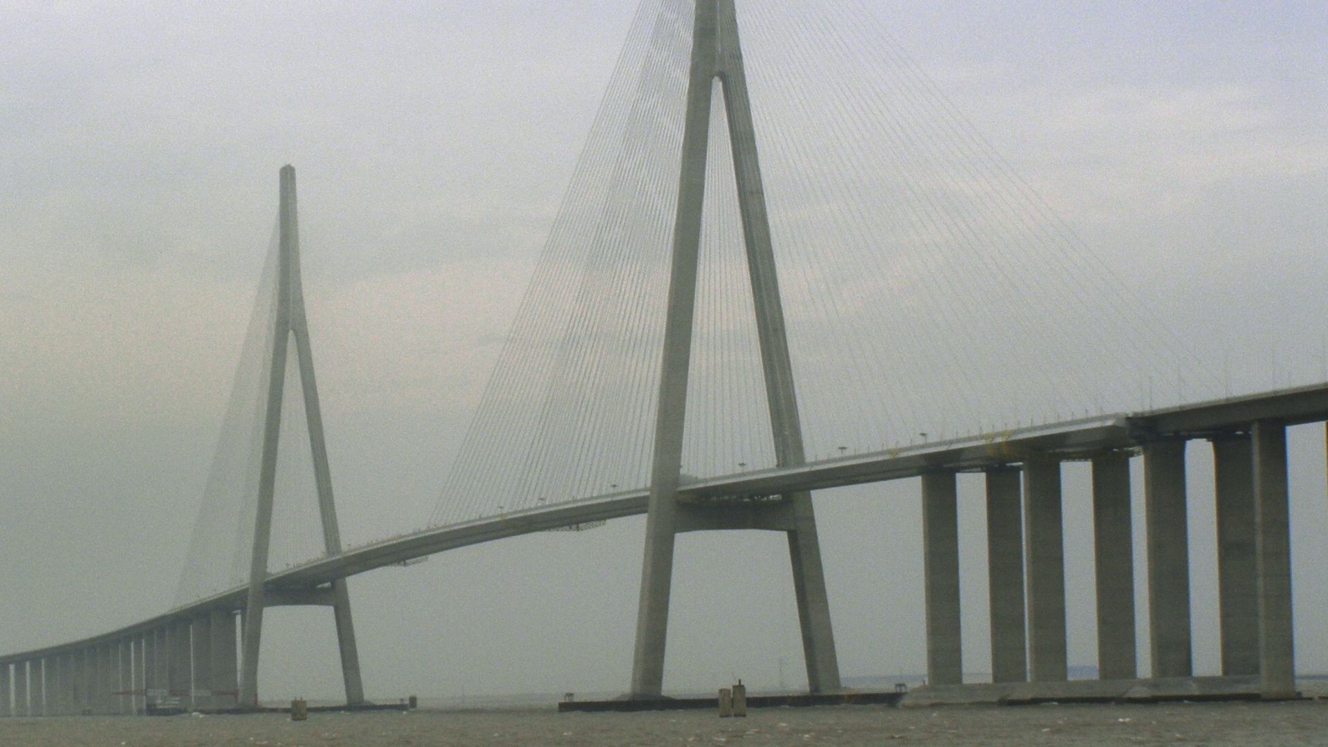 File:Sutong Bridge-2.jpg