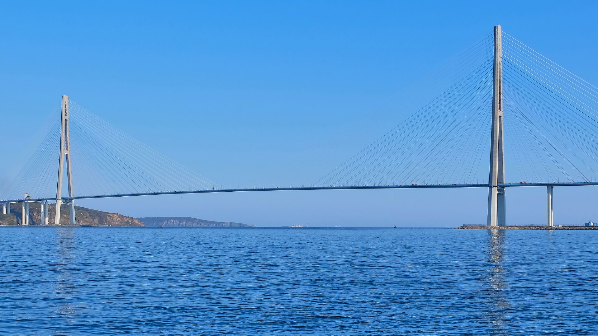File:Russky Bridge (October 2024)-0 2.jpg
