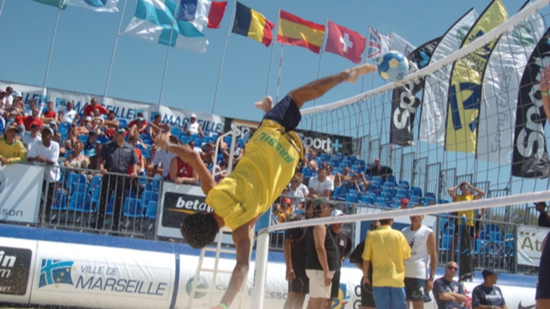 File:Footvolley1.jpg