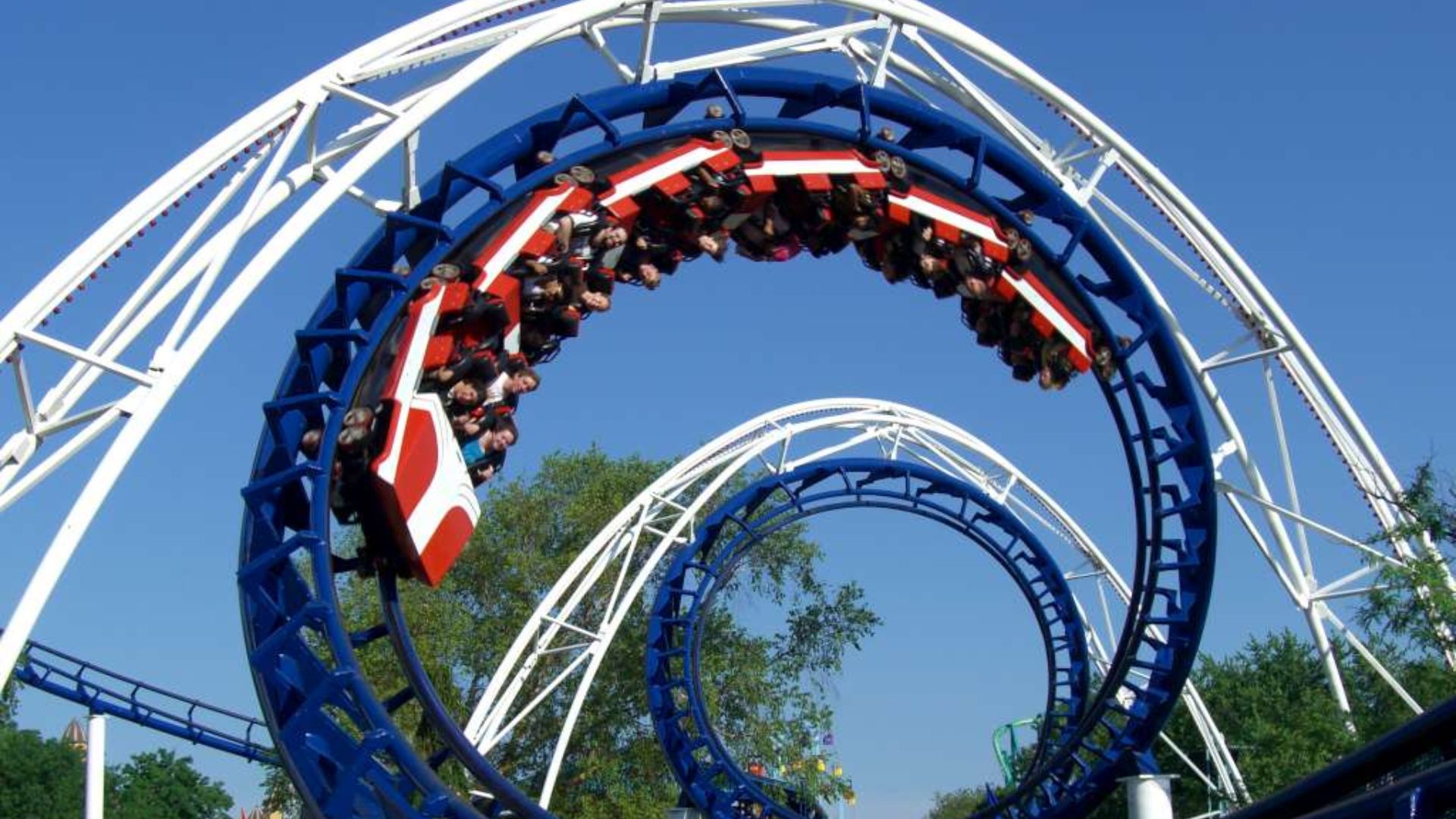 File:Corkscrew (Cedar Point) 01.jpg