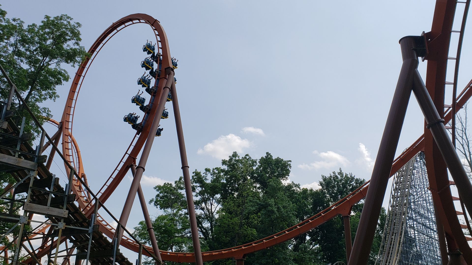 File:Thunderbird and Voyage at Holiday World Amusement Park.jpg