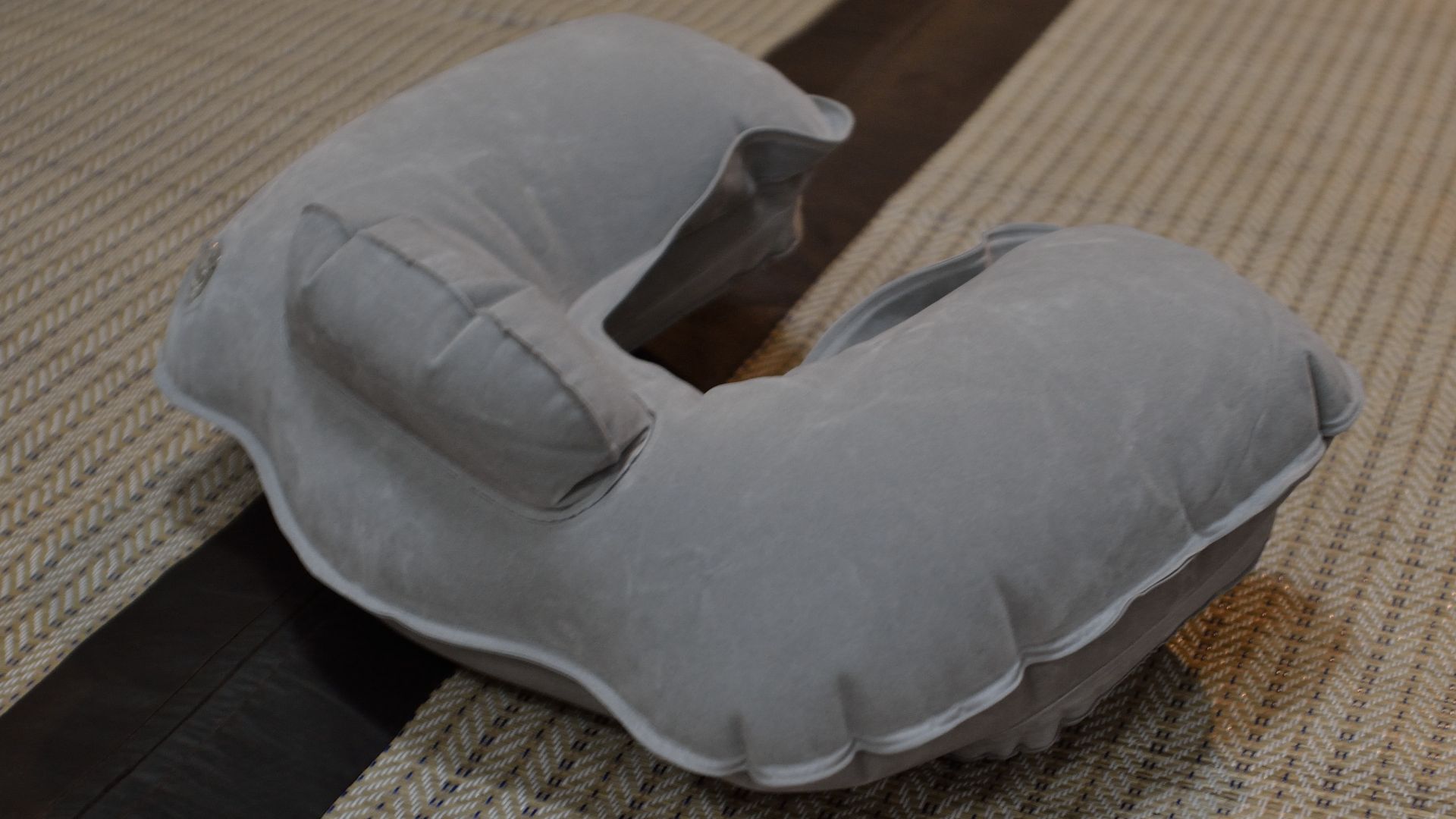 File:Travel Pillow.jpg