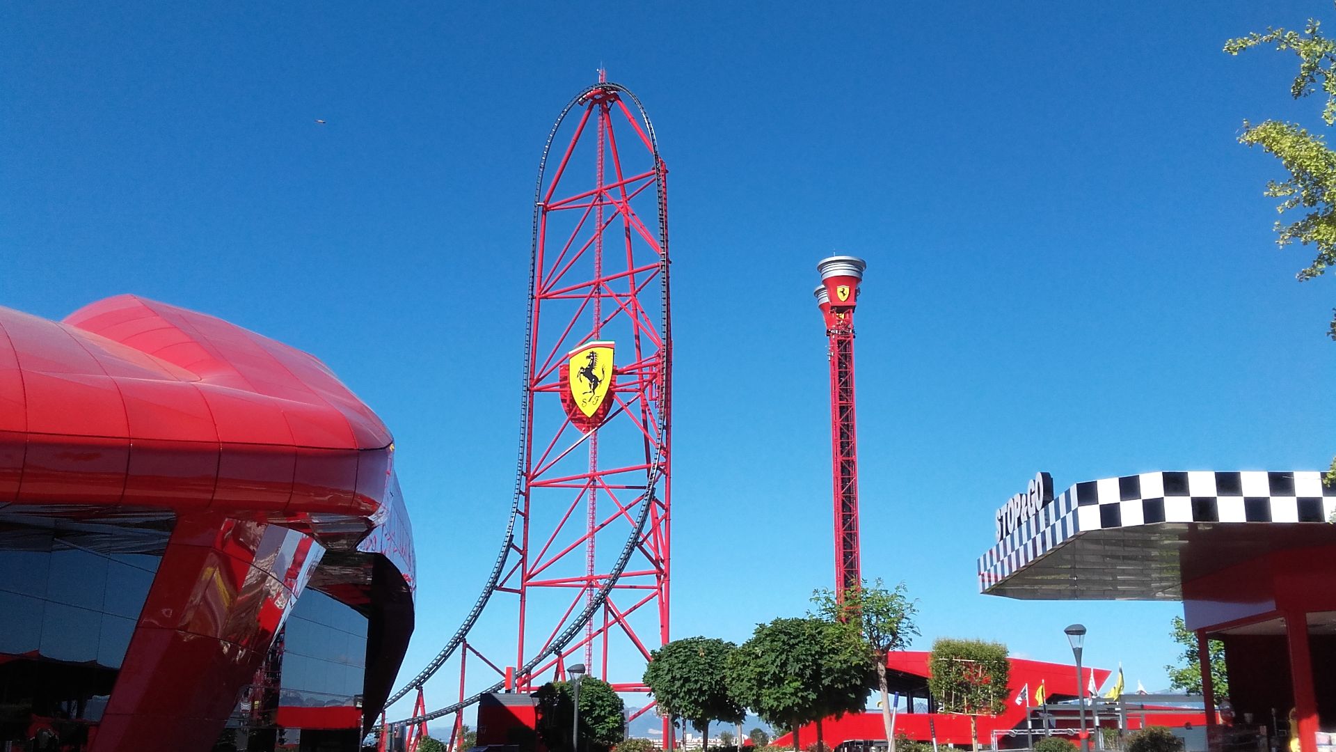 File:Ferrari land vue d'ensemble.jpg