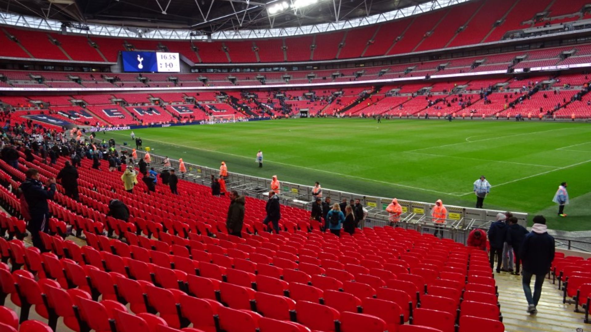 File:Inside Wembley Stadium - geograph.org.uk - 5939455.jpg