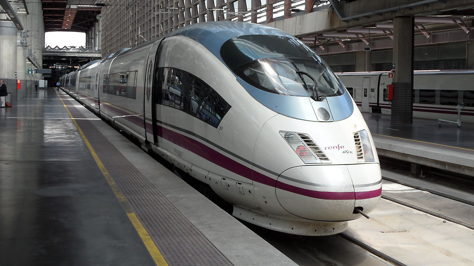 File:S3272 Bf Madrid Atocha, 103 xxx.jpg