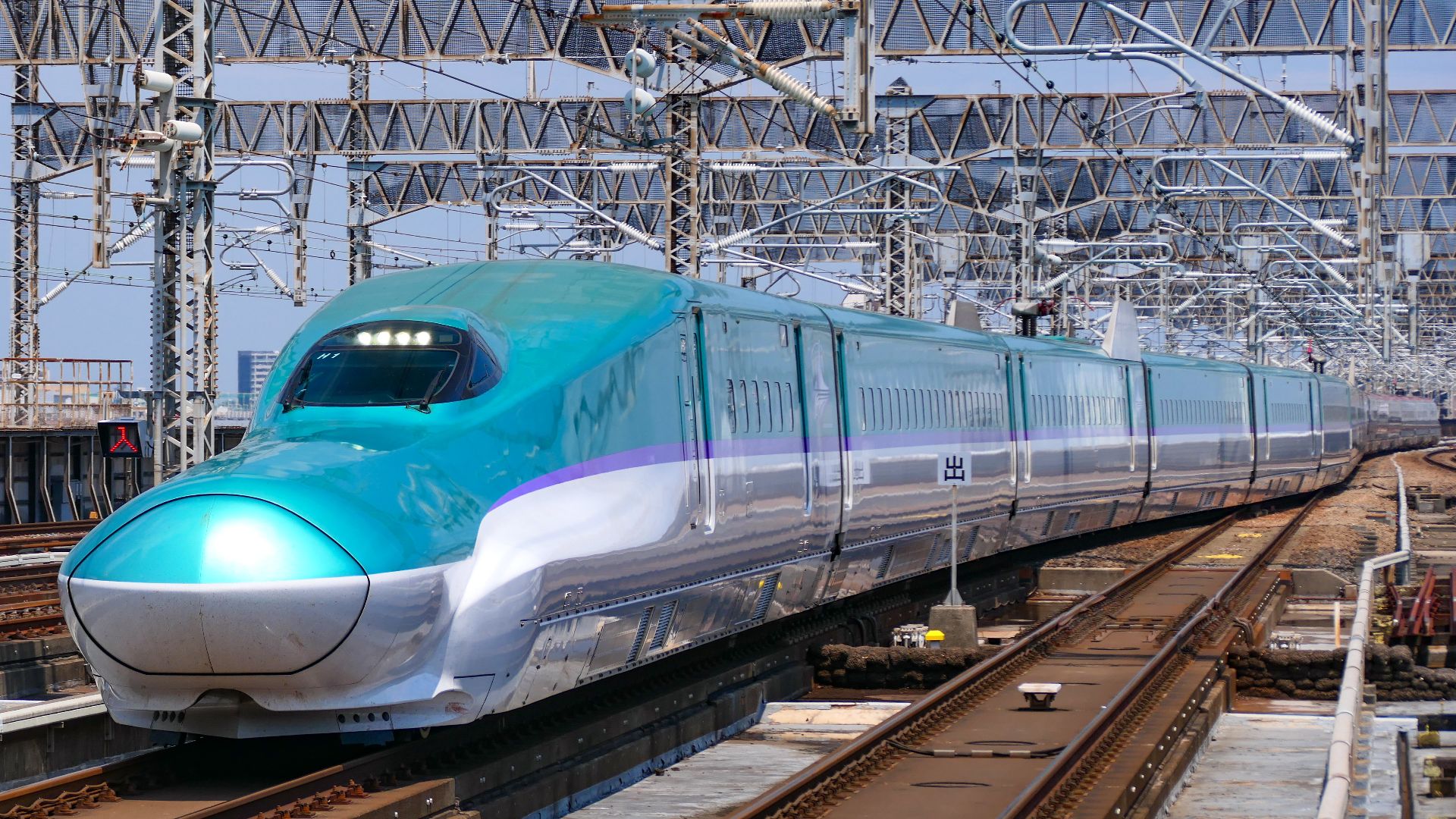 File:JRH Series-H5 H1.jpg