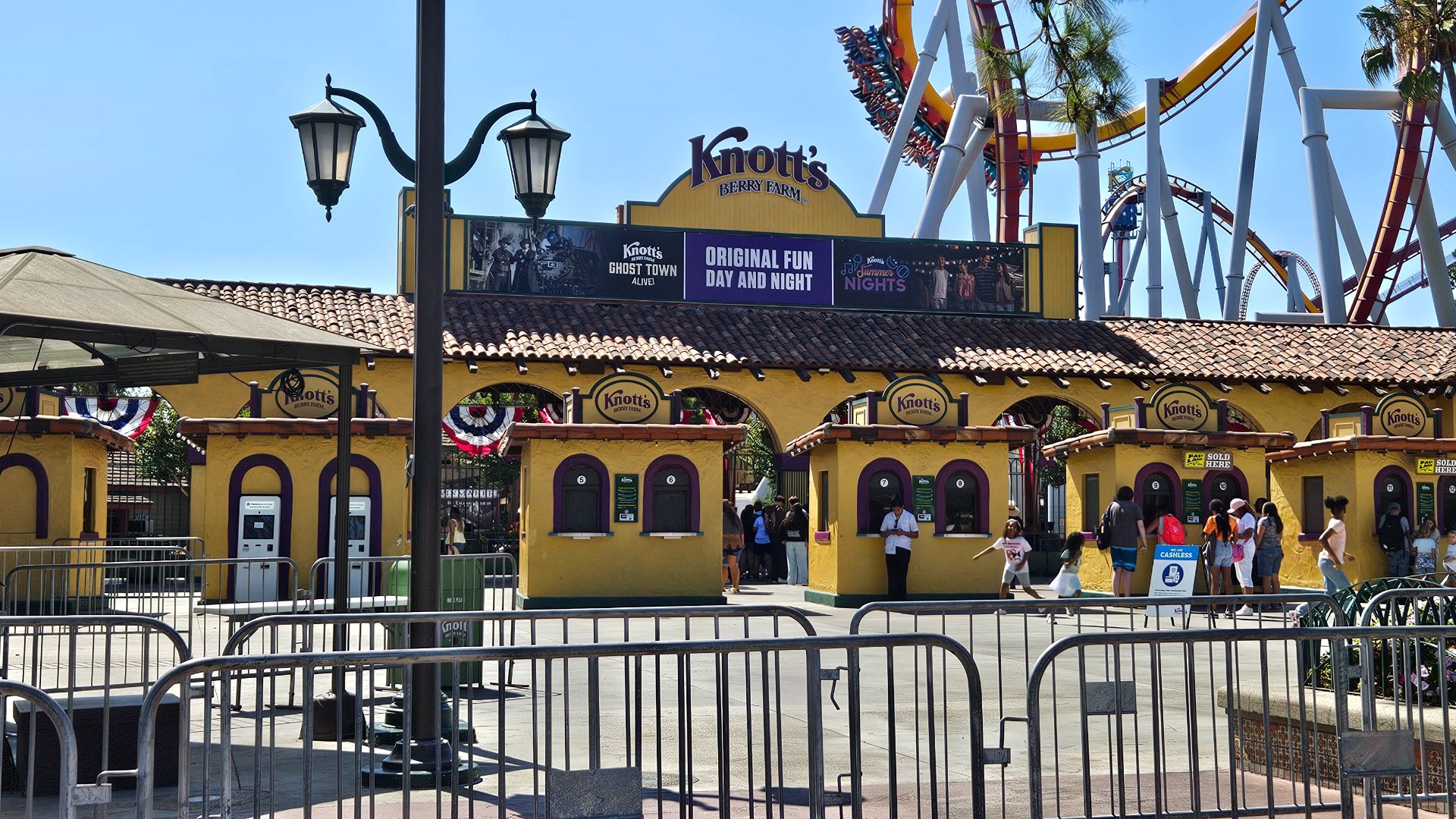 File:Knott's Berry Farm, 2025.jpg