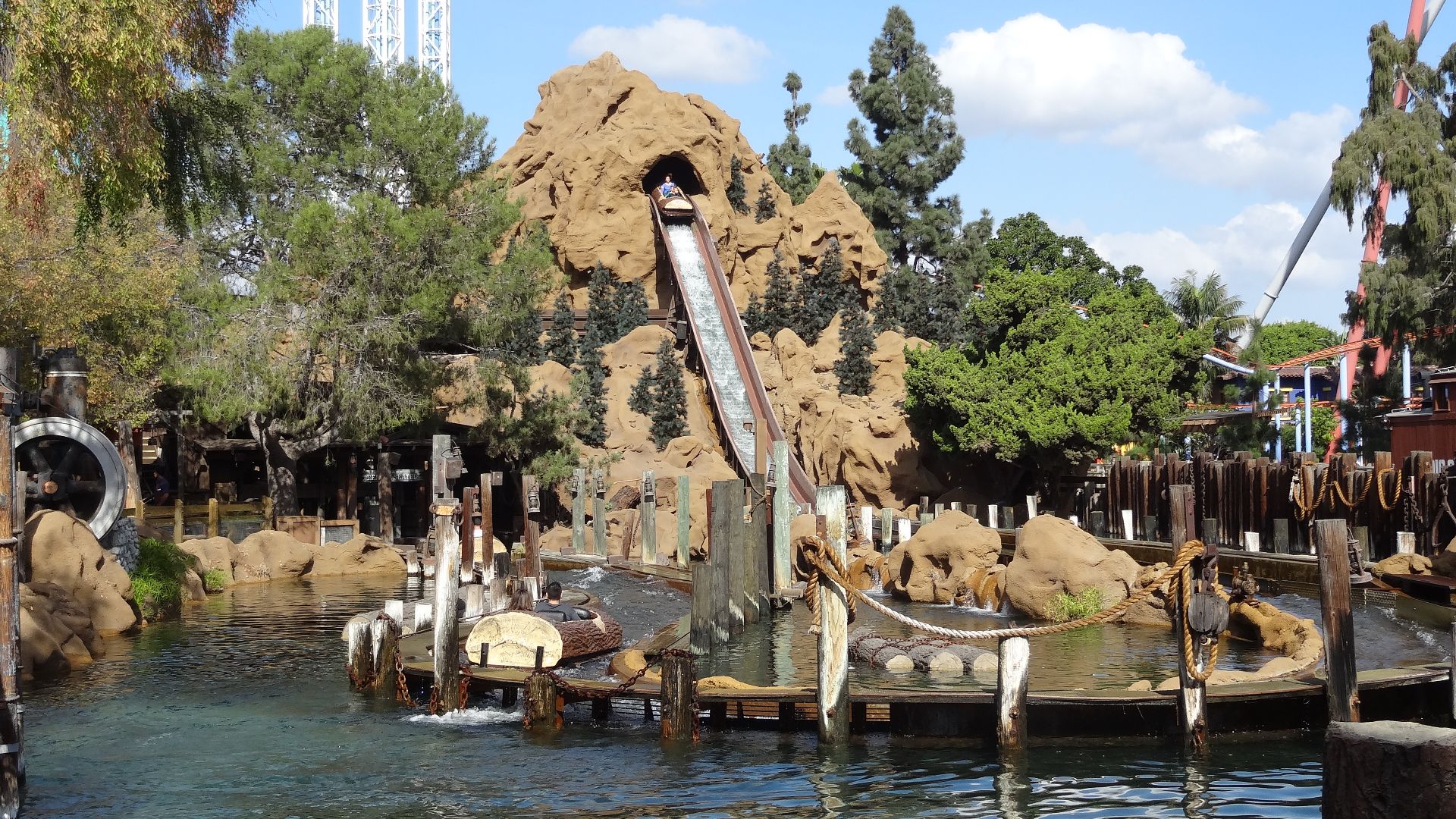 File:Timber Mountain Log Ride 1.JPG