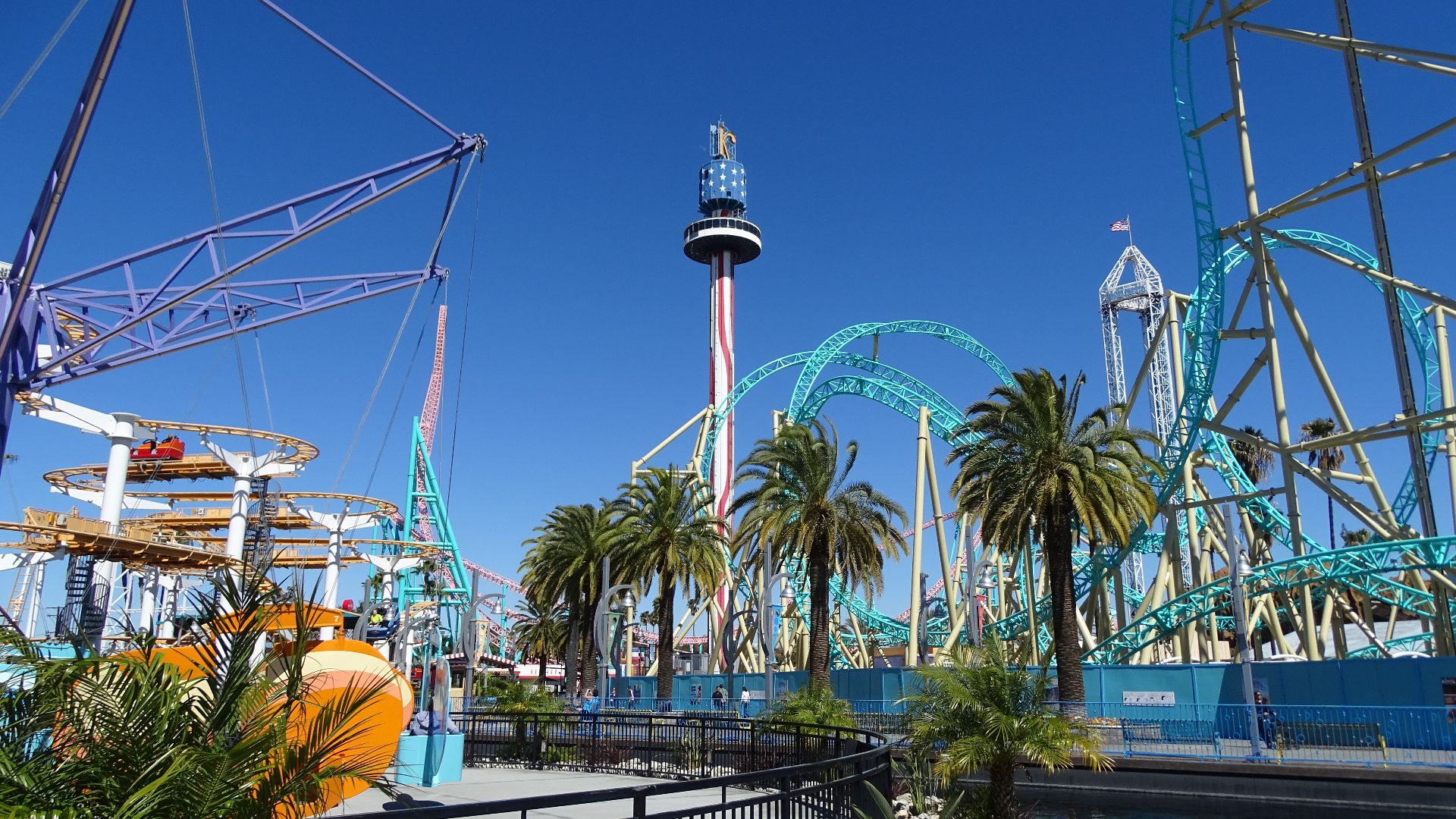 File:Sky Cabin 3.jpg