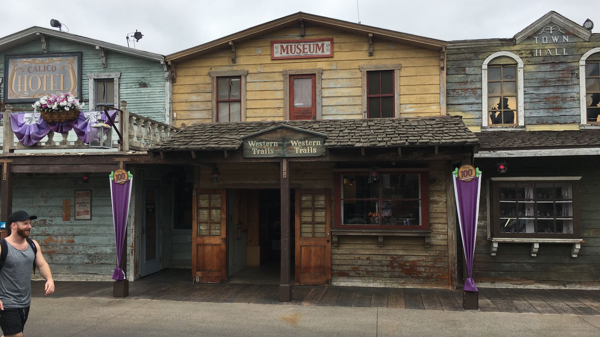 File:Western Trails Museum - West Entrance, Knott's Berry Farm, Buena Park, CA - Sep. 1, 2021.jpg