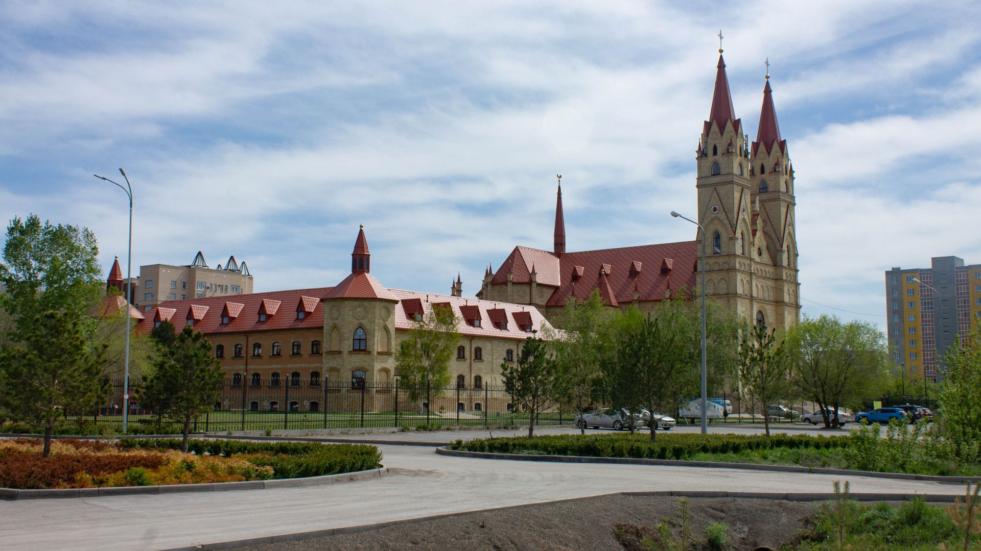 File:Караганда, Собор Пресвятой Девы Марии Фатимской.jpg