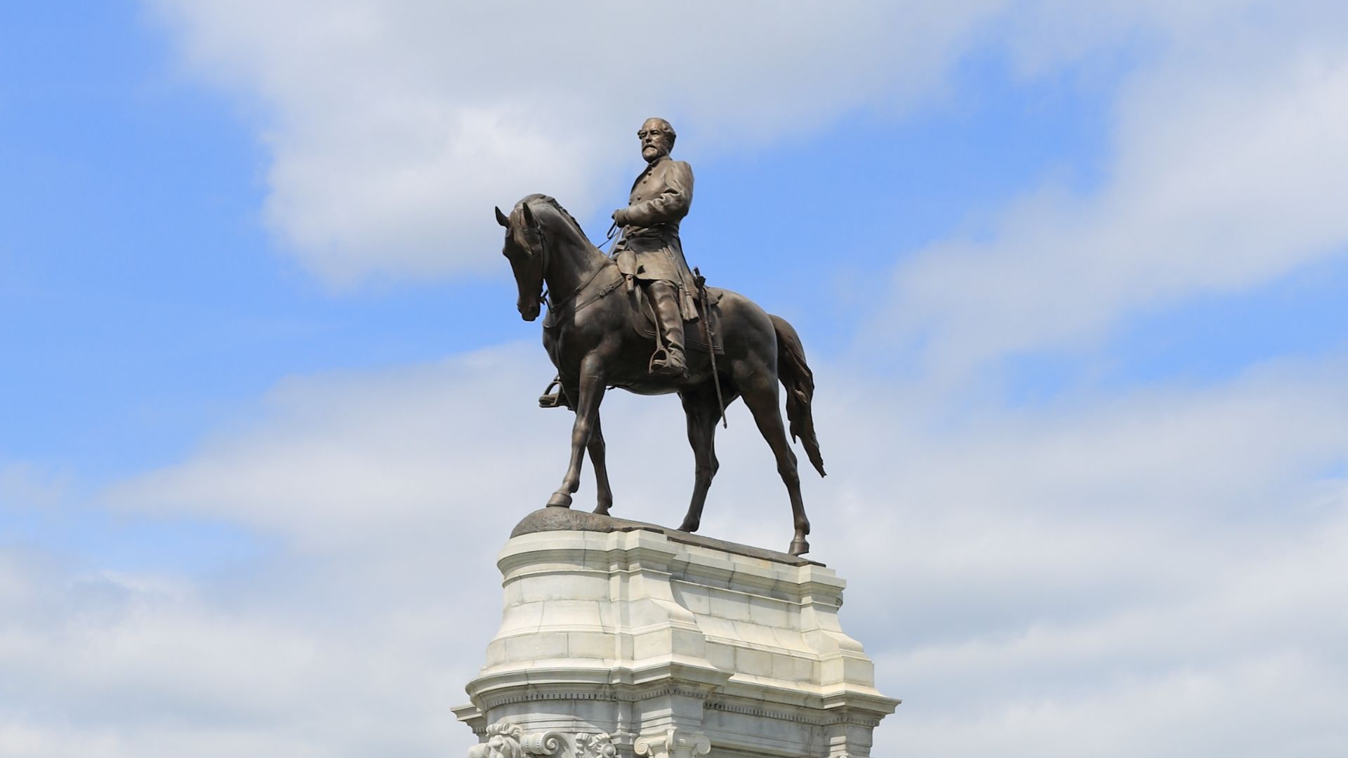 File:Statue Robert E. Lee Richmond.JPG