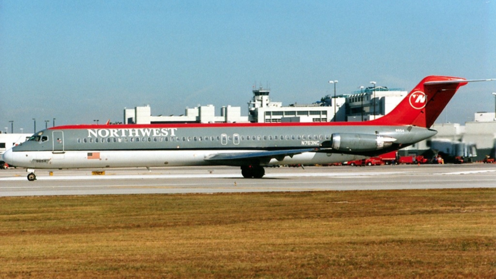 File:McDonnell Douglas DC-9-51, Northwest Airlines AN0197465.jpg