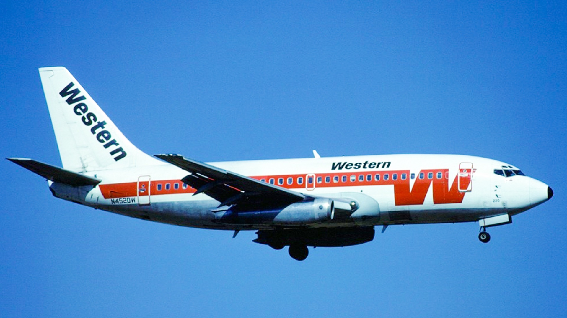 File:Western Airlines Boeing 737-200 N4520W Marmet.jpg