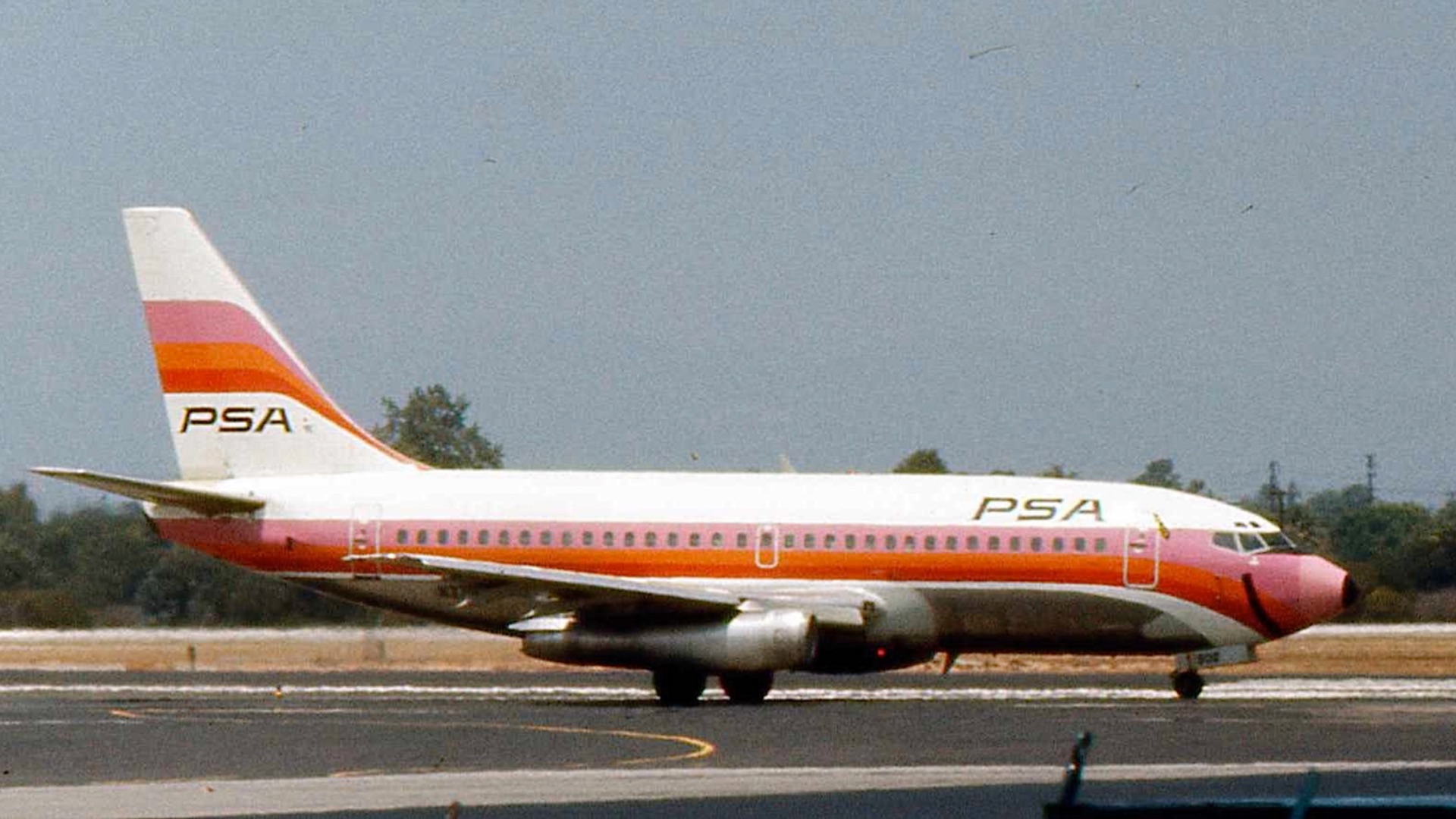 File:Pacific Southwest Airlines B-737 N379PS.jpg
