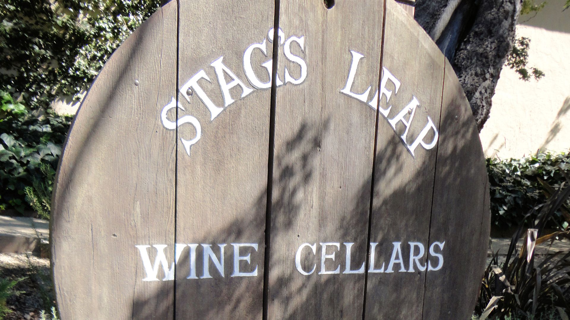 File:Stag's Leap Wine Cellars, Napa Valley, California, USA (6199530722).jpg