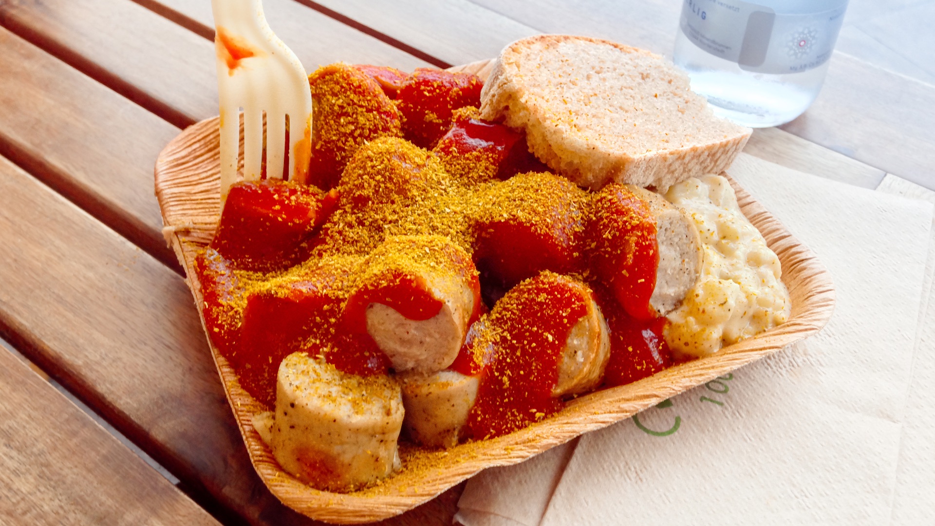 File:Currywurst Imbiss.jpg