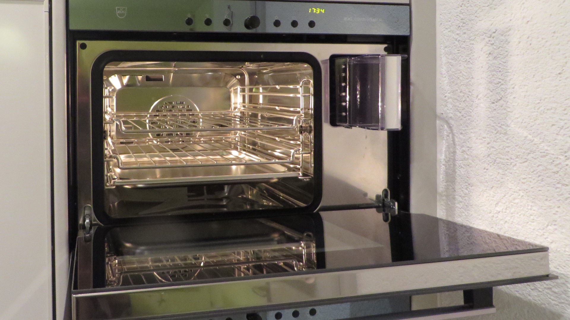 File:Combi-Steamer SL V-Zug.jpg