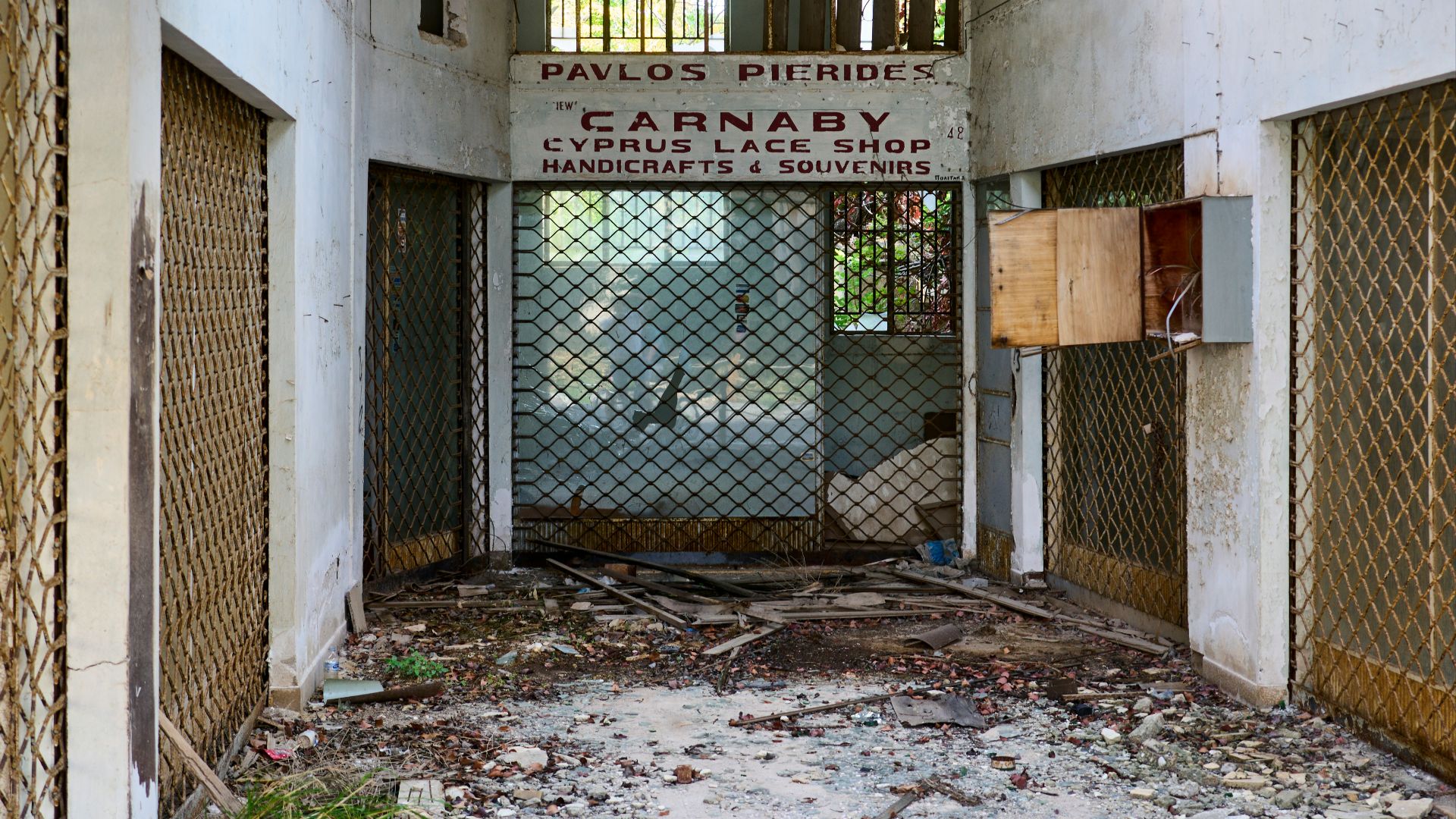 a run down building with a bunch of windows
