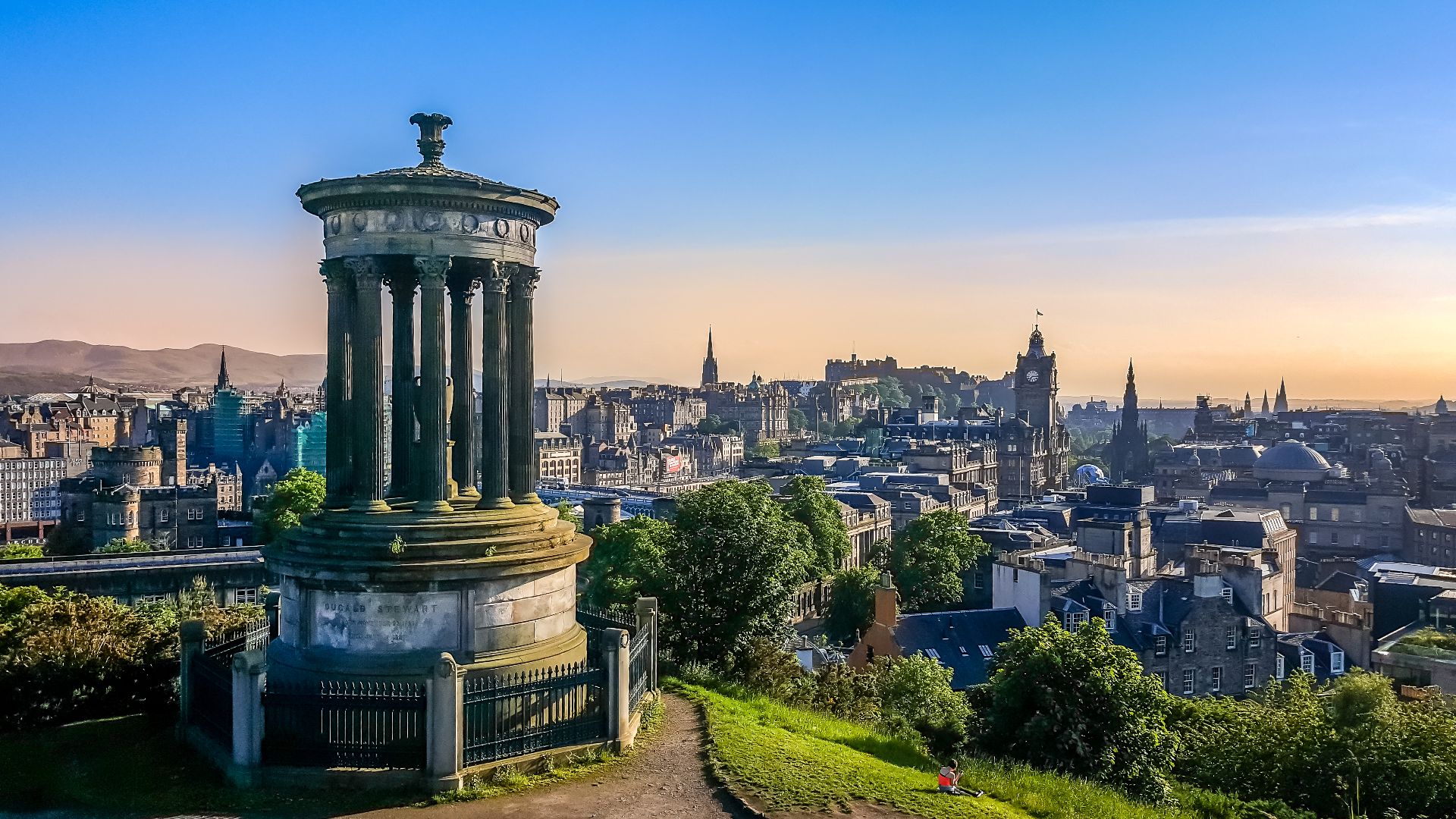 File:Skyline of Edinburgh.jpg