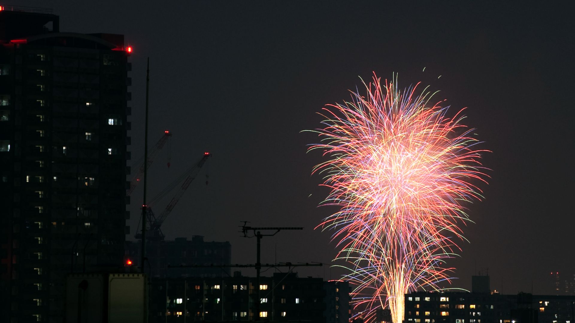 File:Sumidagawa Fireworks Festival 2010 (4846192171).jpg