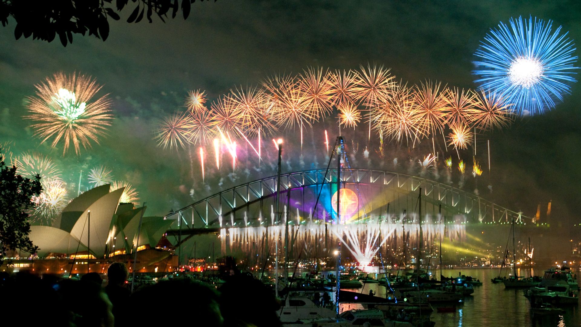 File:Sydney habour bridge & opera house fireworks new year eve 2008.jpg