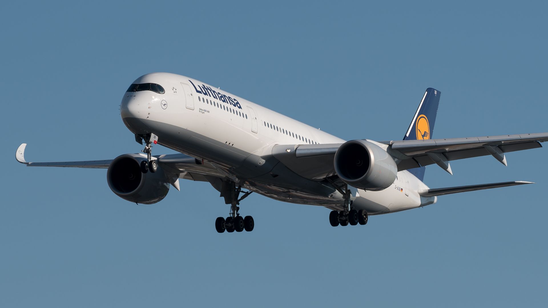 File:Lufthansa A350-900 D-AIXB.jpg
