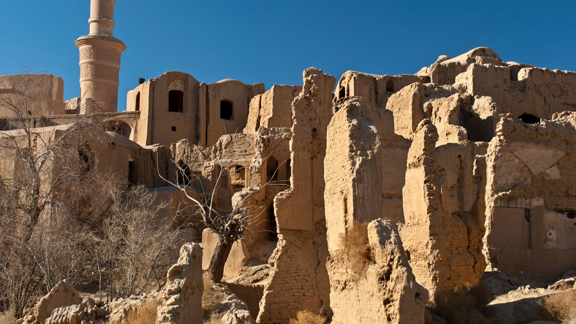 File:20110102 Kharanaq old city Iran.jpg