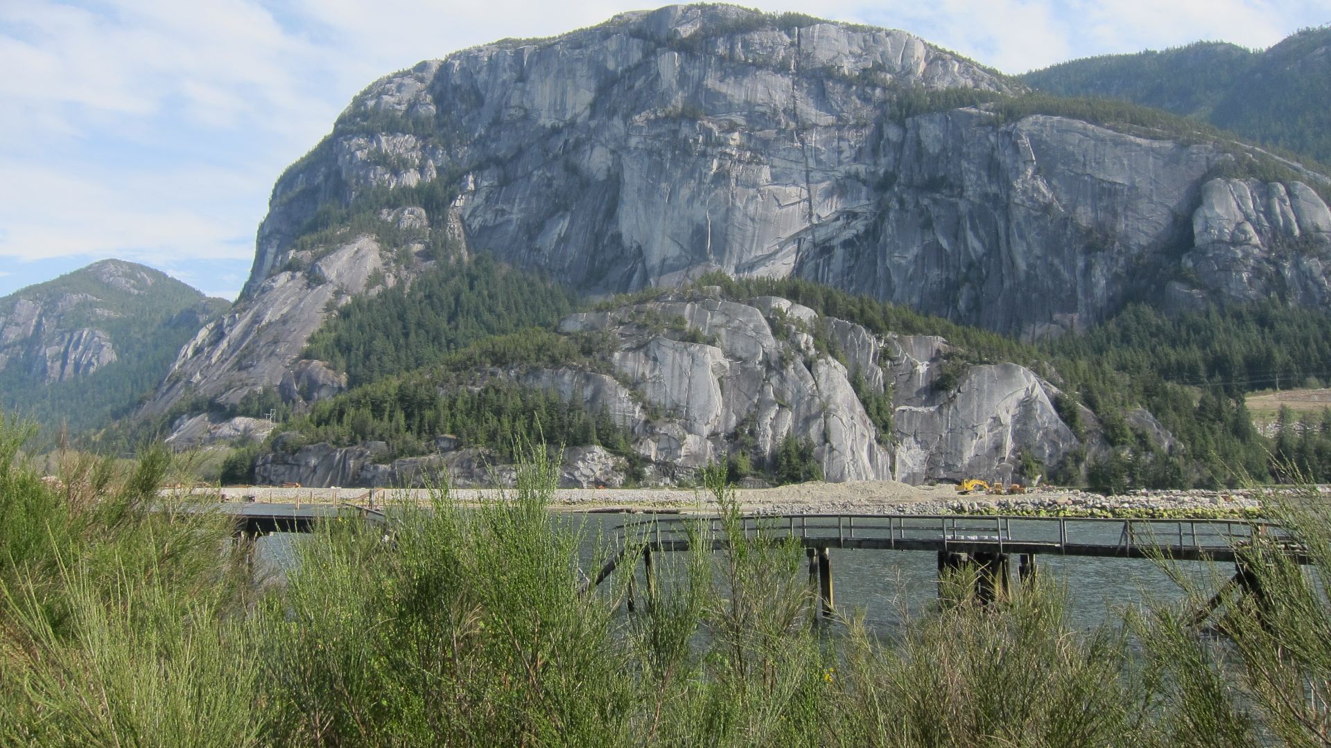 File:Stawamus Chief, Squamish, BC.JPG