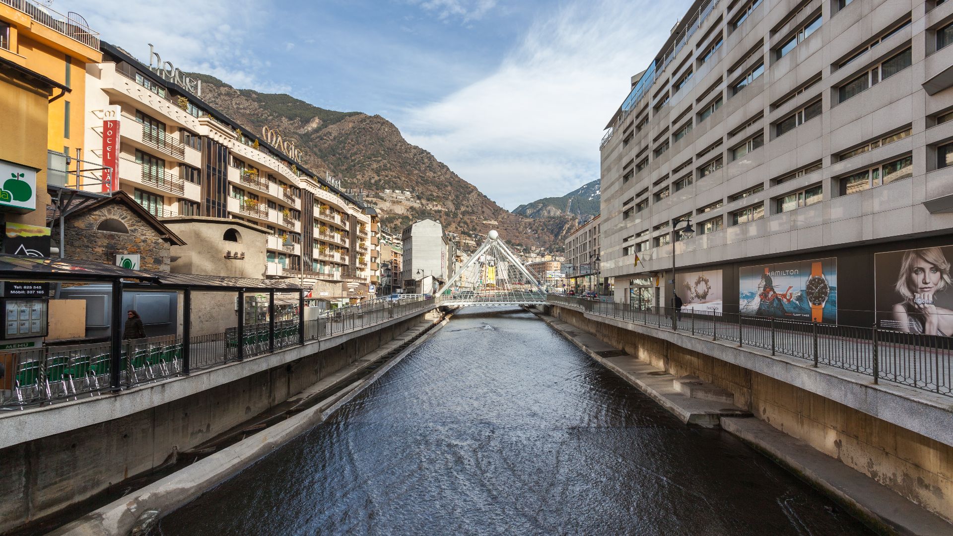 File:Puente de París, Andorra la Vieja, Andorra, 2013-12-30, DD 03.JPG