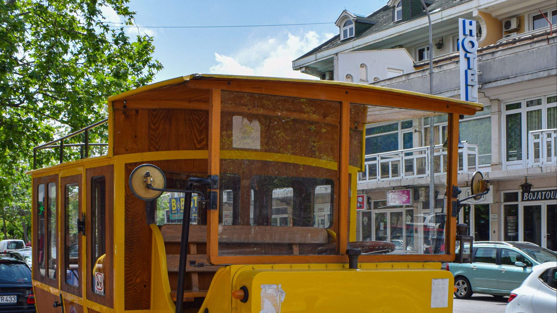 File:Old Delahaye, Podgorica 01.jpg
