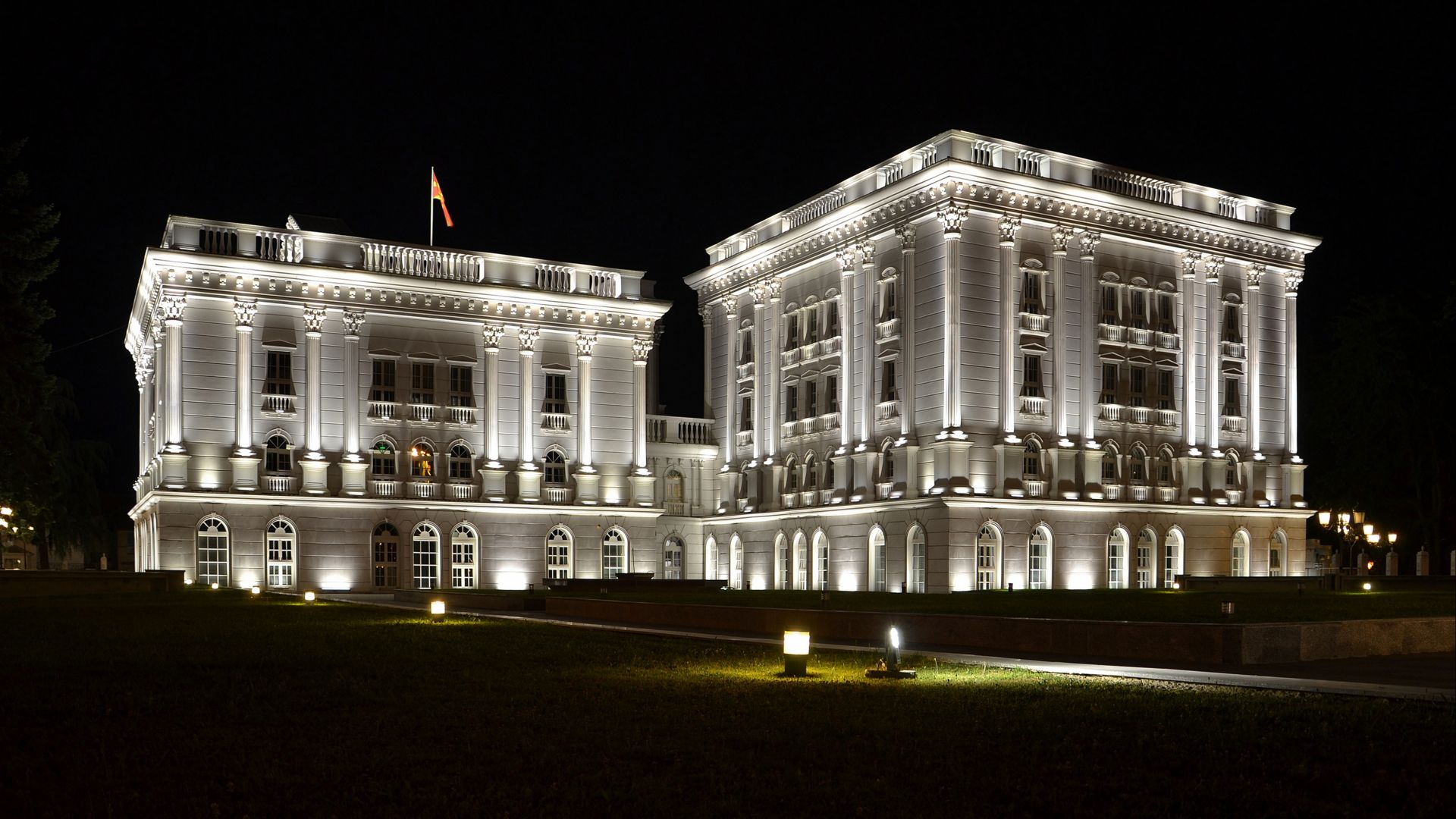 File:Government Headquarters in Skopje by night 02.jpg