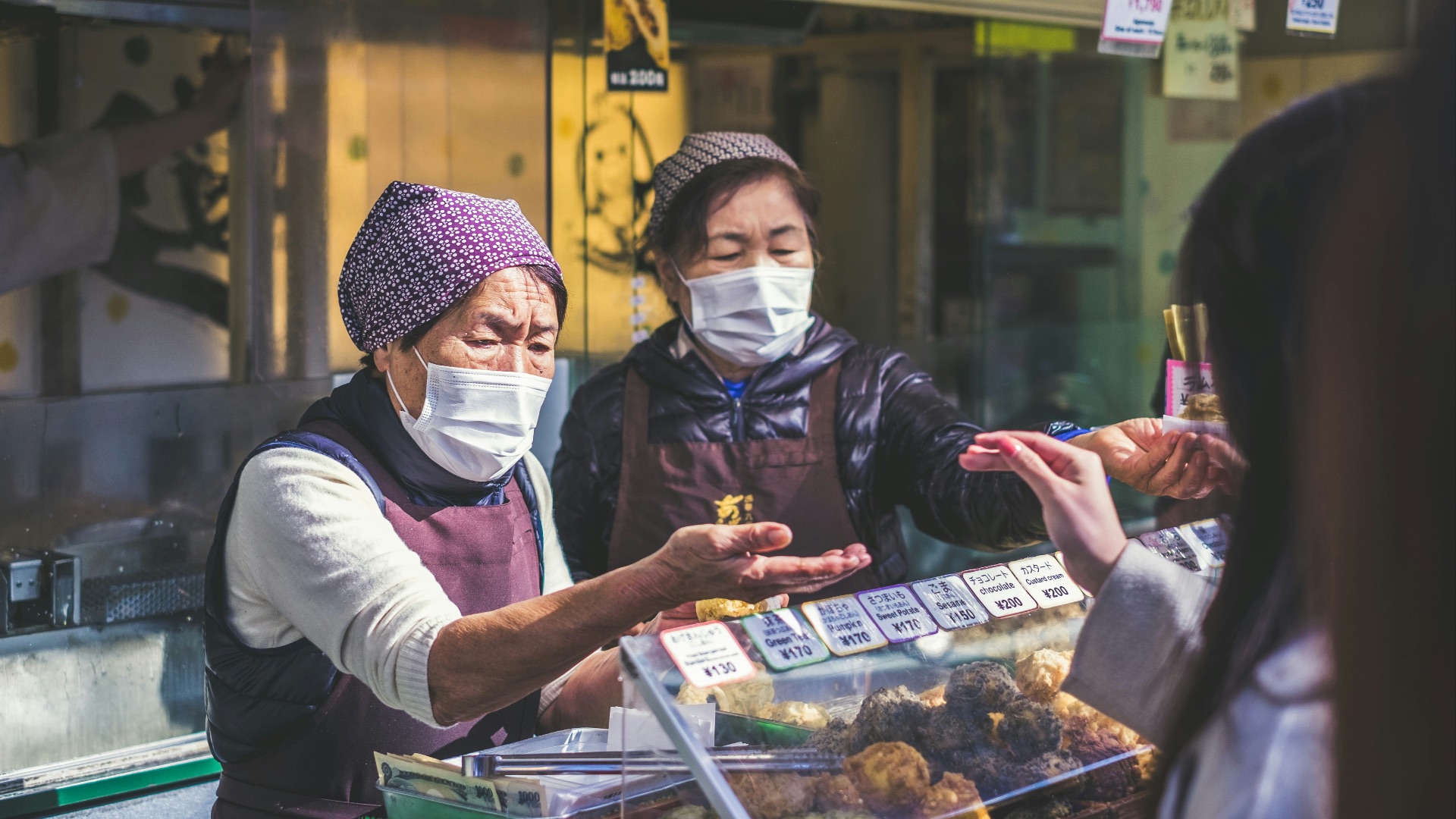 two vendors accommodating customer