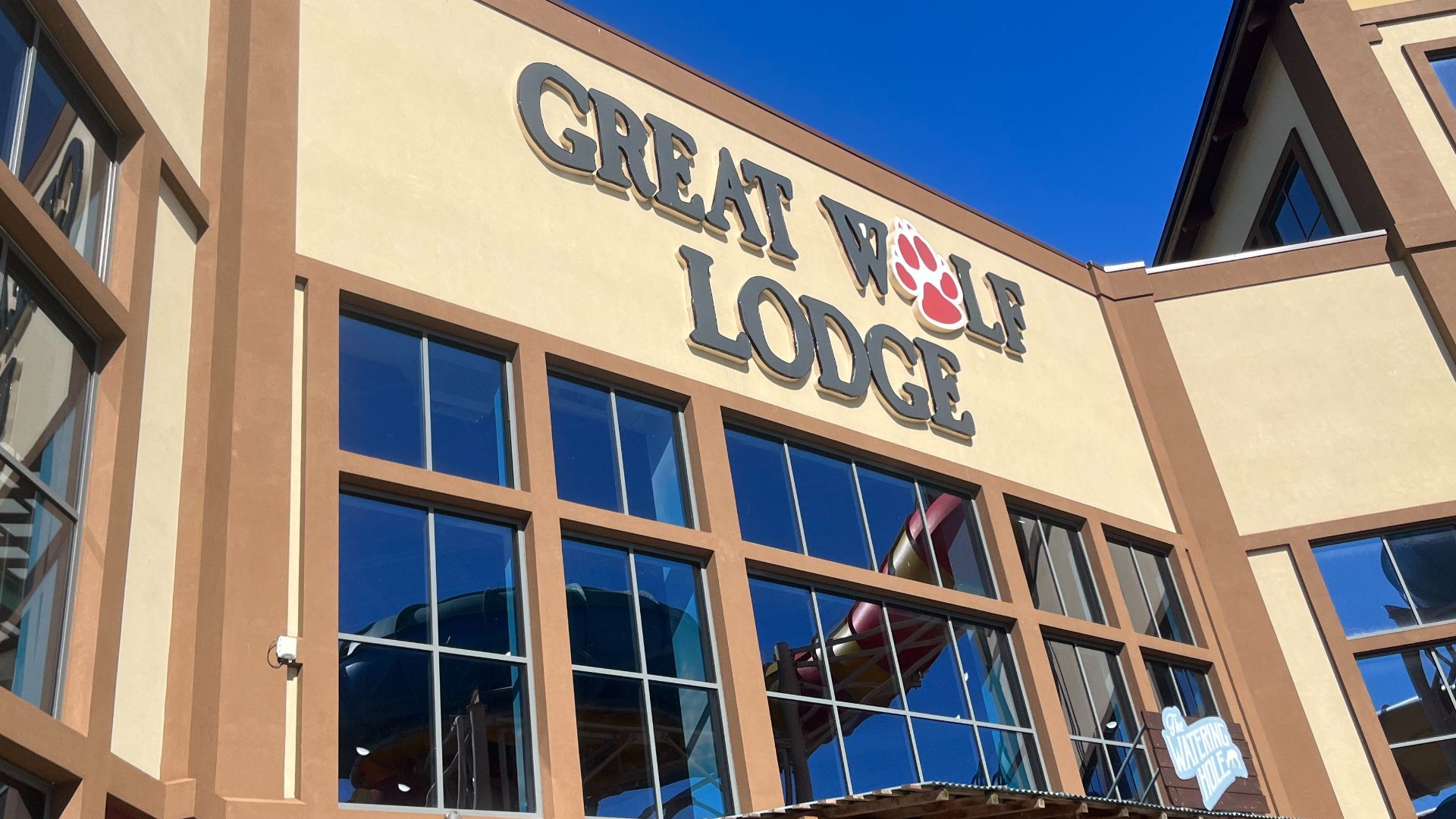 File:Great Wolf Lodge Gurnee.jpg