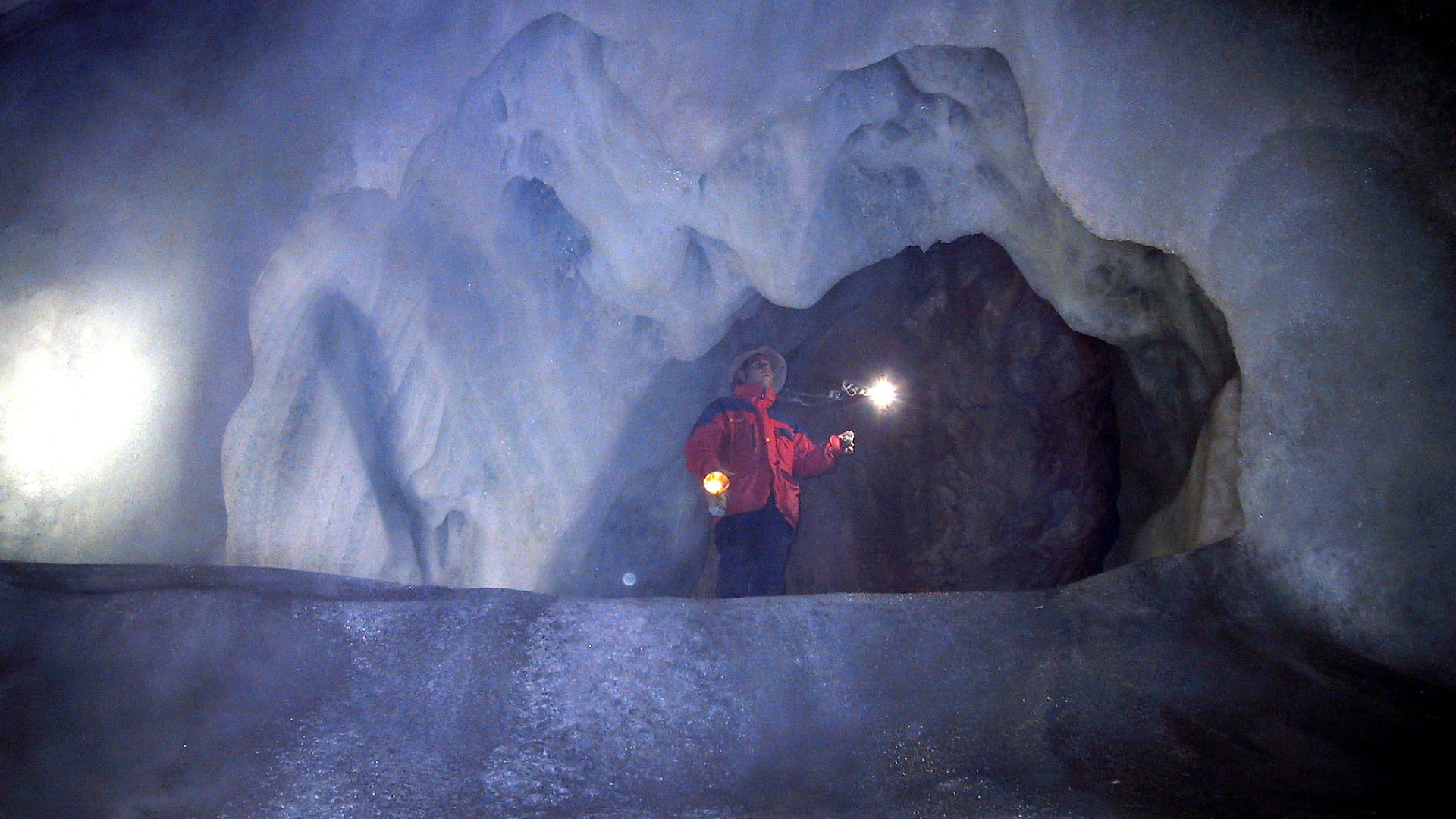 File:Eisriesenwelt Werfen Austria 02.jpg