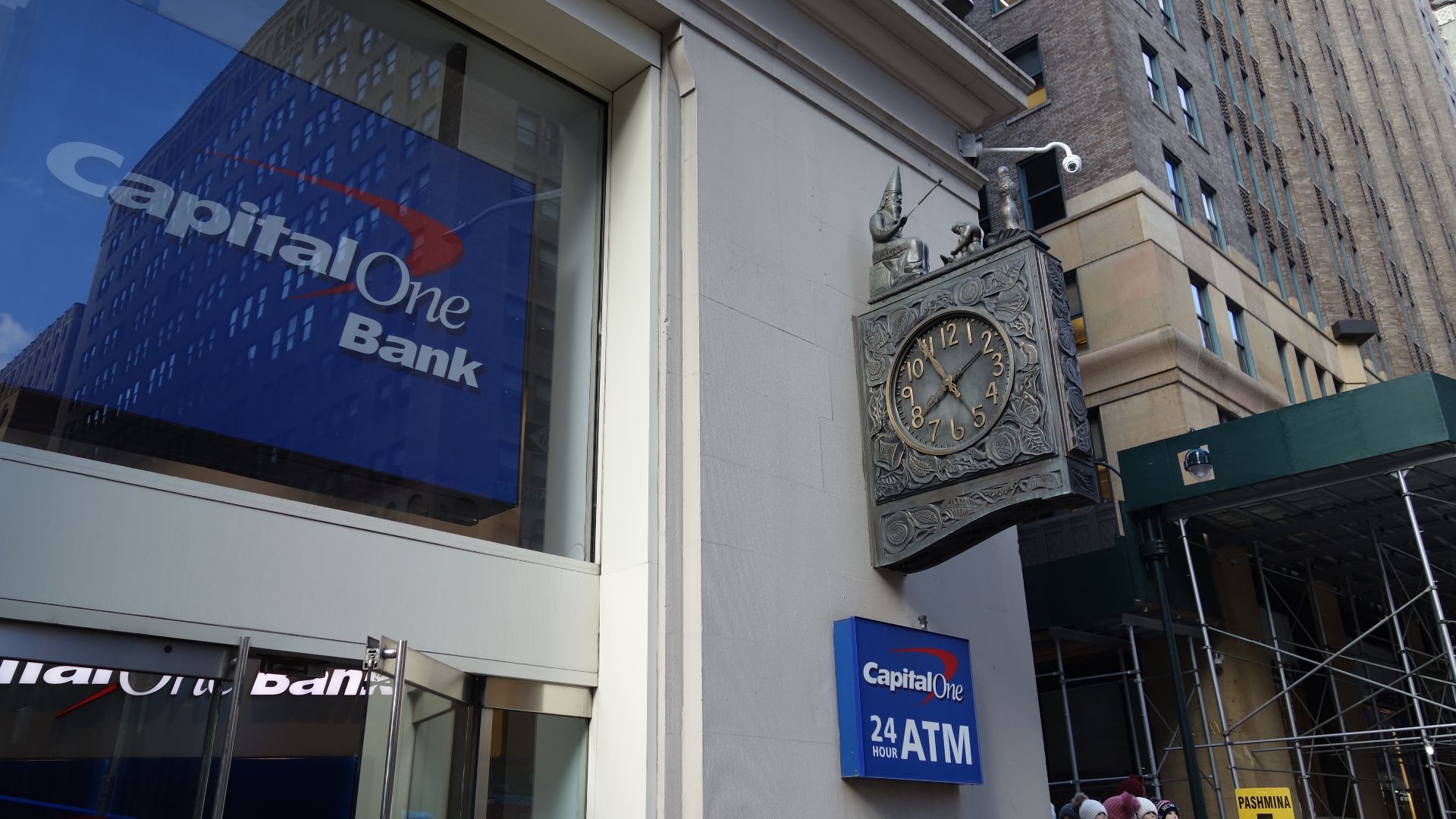 File:32nd St Park Av td (2018-11-20) 03 - Capital One (470 Park Avenue South).jpg