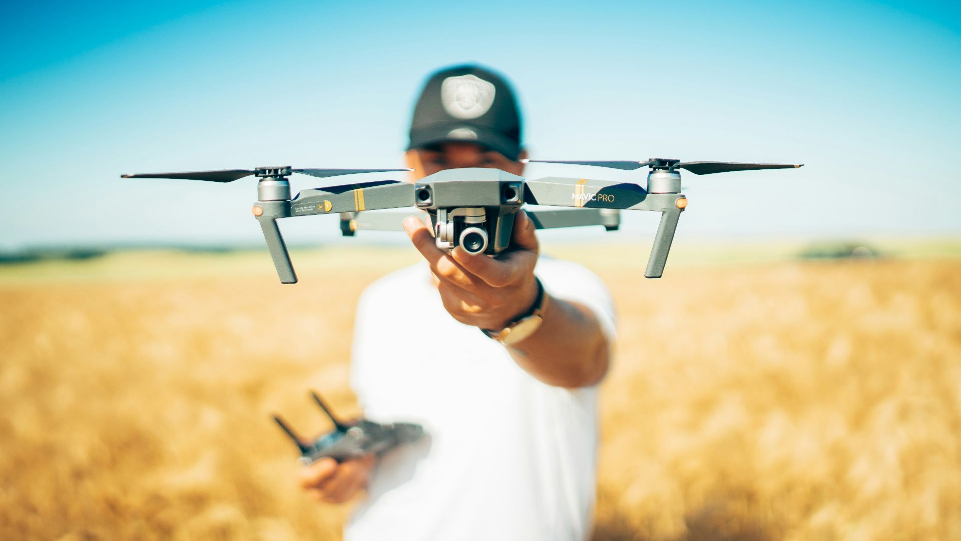 shallow focus photography of quadcopter