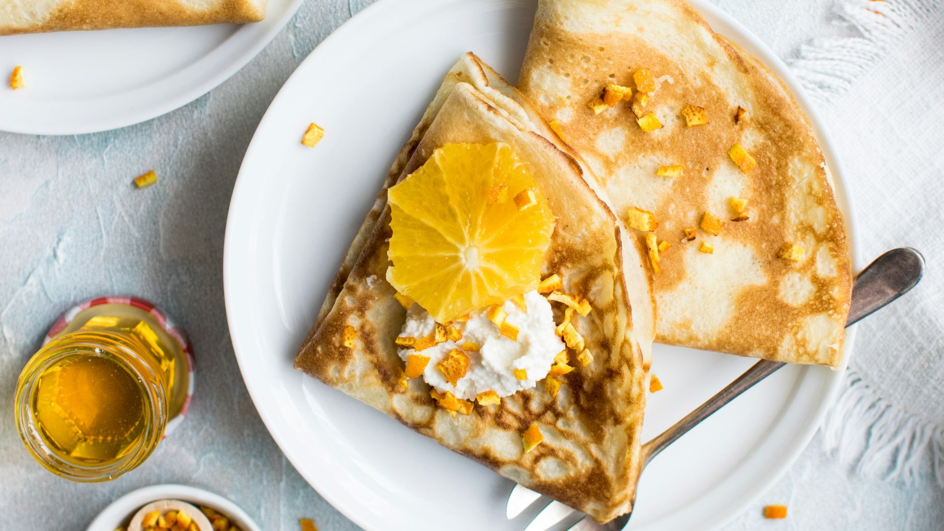 flat-lay photography of pancake with icing