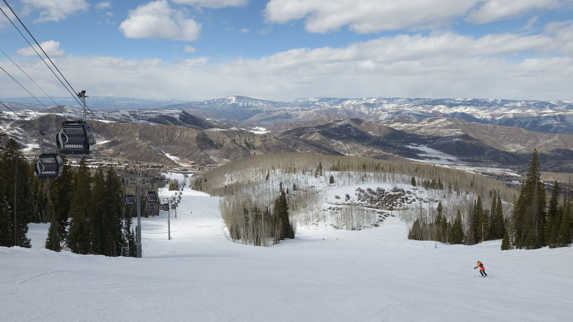 File:Snowmass gondola and Ski area.jpg